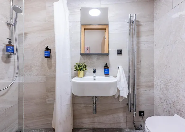 Days - Modern - 7 Min Wenceslas Square Apartament Praga