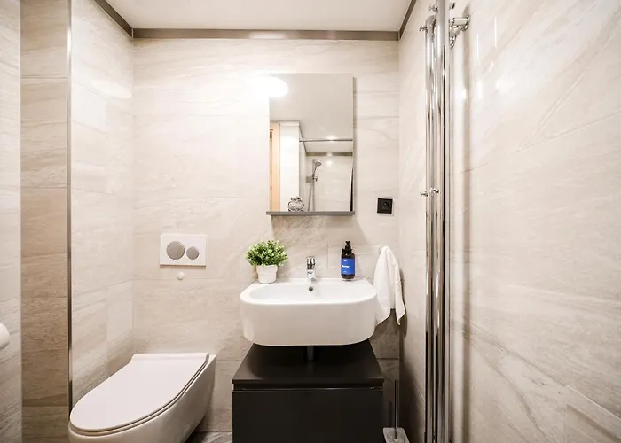 Days - Modern - 7 Min Wenceslas Square Apartament *