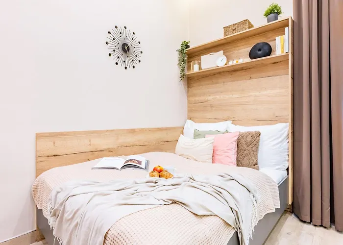 Days - Modern - 7 Min Wenceslas Square Praga